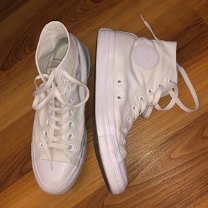 White Converse High Tops ⭐️